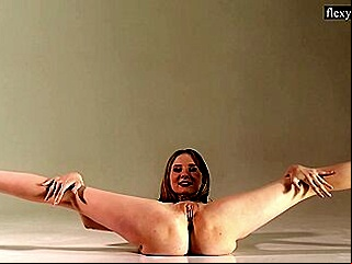 brunette gym xtube